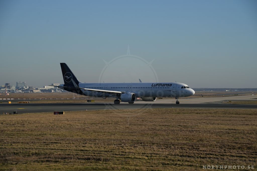 - Airbus, A321-271NX, 08761, D-AIEA, FRA, LufthansaAirbus, A321-271NX, 08761, D-AIEA, FRA, Lufthansa Airbus  A321-271NX  08761  D-AIEA  FRA  Lufthansa 