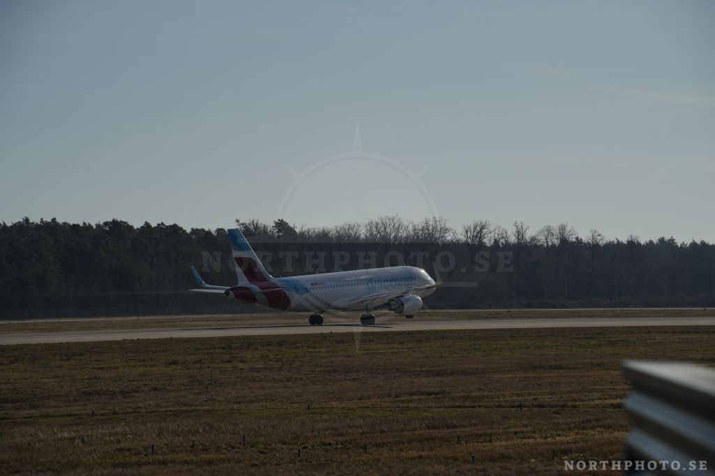 - Airbus, A320-214, 07355, D-AIUY, FRA, Eurowings, DiscoverAirbus, A320-214, 07355, D-AIUY, FRA, Eurowings, Discover  D-AIUY  FRA  Eurowings  Discover Airbus  A320-214  07355 